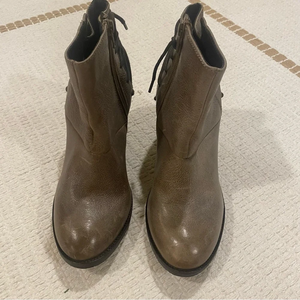 Steve Madden Raglin Heeled Leather Booties in Stone (Size 8.5) - Picture 10 of 10